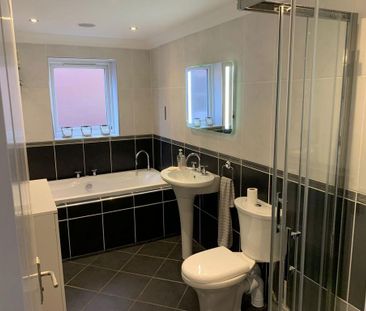 4 bedroom detached house to rent - Photo 6