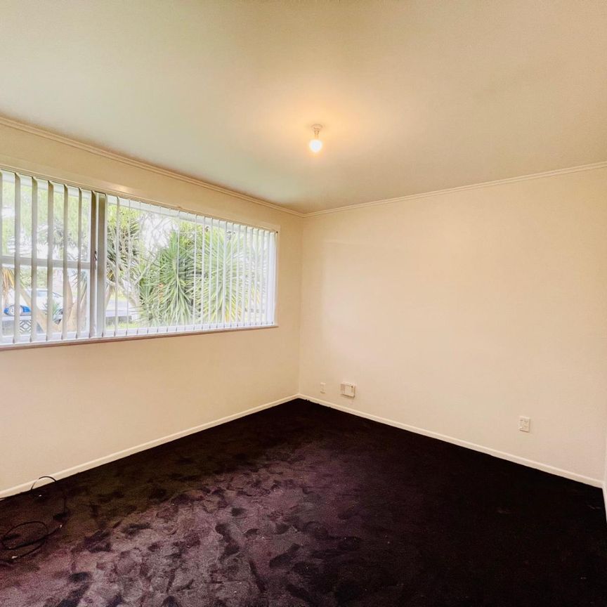 PAPAKURA, 4 BEDROOMS - Photo 1