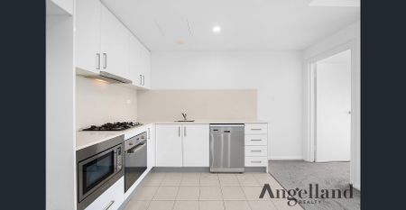 Morden apartment at a convenient location - Photo 2