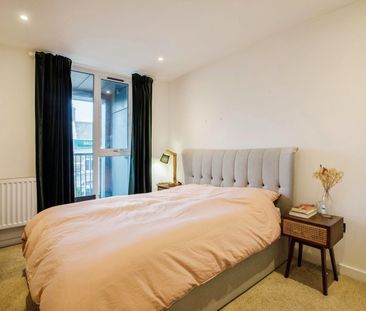 1 Bed Flat, Brockley Road, SE4 - Photo 4