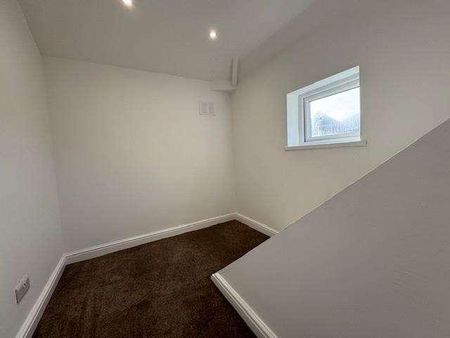 St. Annes Drive, Denton, Manchester, M34 - Photo 4