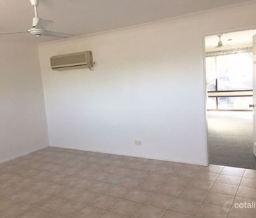 Granny-Flat with Private Backyard! - Photo 1