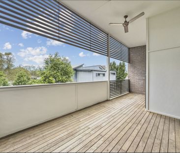 Modern Townhouse Living in Peaceful Everton Park - Photo 6