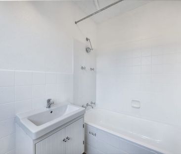 Comfortable & Convenient Low-Maintenance Living - Photo 5