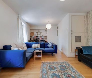 3 bedroom flat to rent - Photo 1