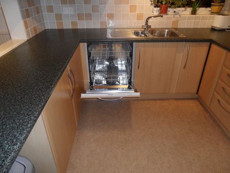 2 Bed Flat, Woodville Court, LS8 - Photo 5