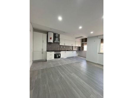 Falagueira-venda Nova, Lisbon - Photo 4