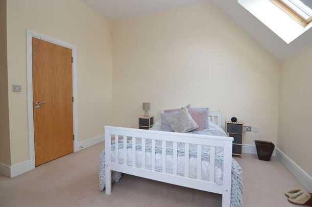 Sidcup, DA14 - Photo 1