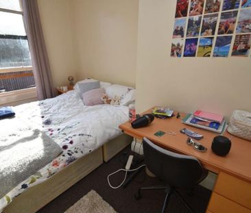 6 bedroom flat to rent - Photo 2