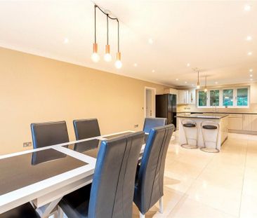 5 bedroom detached house to rent - Photo 3