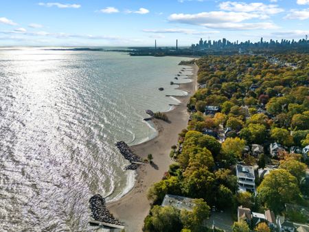 For Lease - 184 Neville Park Boulevard, Toronto, Ontario - Photo 4