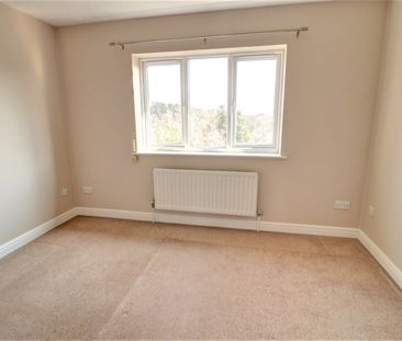 2 bedroom mid terraced house to rent, - Photo 4