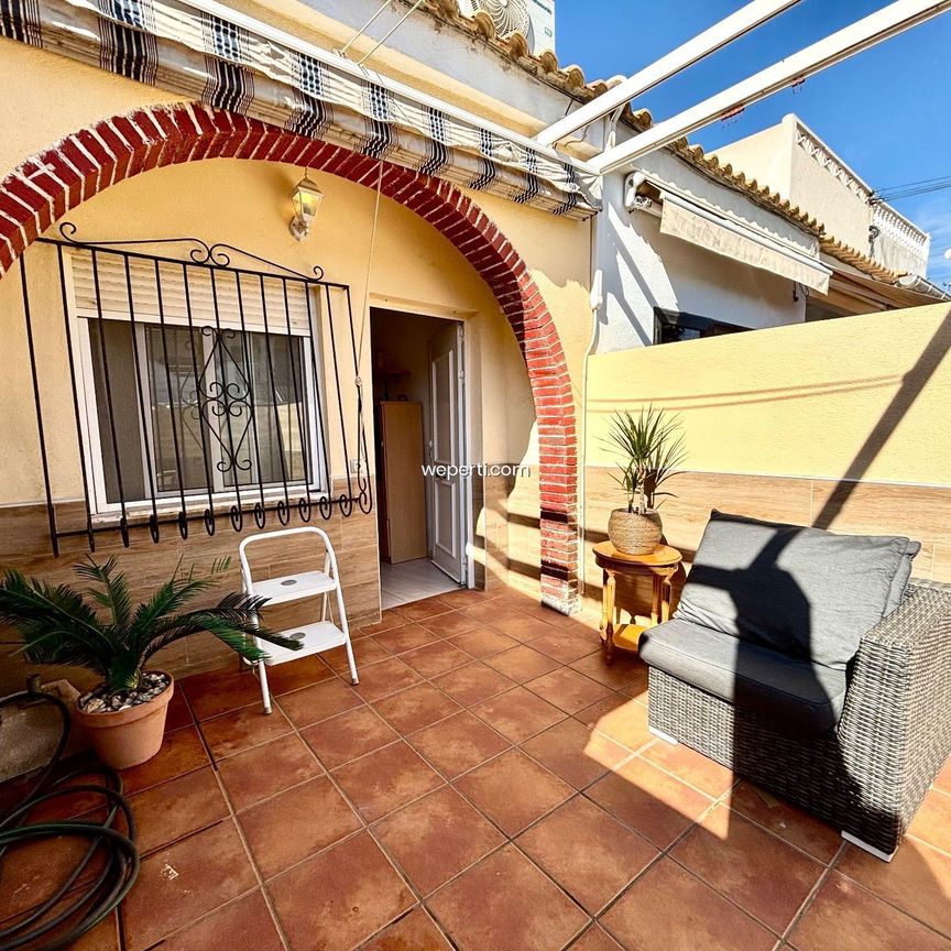 Villa in Torrevieja, Playa de los Locos, for rent - Photo 1