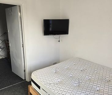 Room in a Shared House, Coberley, BS15 - Photo 5