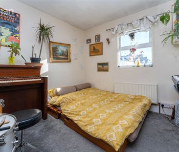 4 bedroom terraced house to rent - Photo 2