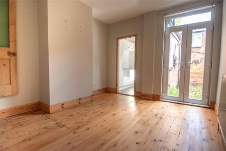 2 bedroom end of terrace house to rent - Photo 2