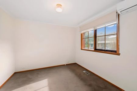 2 Bed, 1 Bath - Photo 4