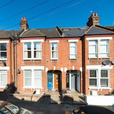 6 bedroom flat to rent - Photo 1