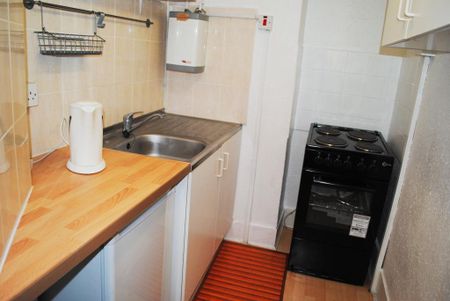 Studio to rent - Photo 5