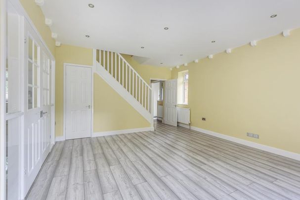 4 bedroom detached house to rent - Photo 1