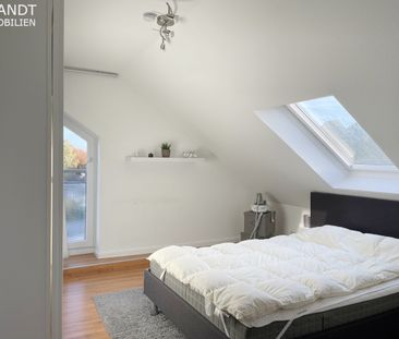 Moderne, hochwertige Dachgeschosswohnung über 2 Ebenen mit Balkon, ... - Photo 4