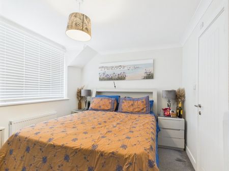 Ouseley Road, Wraysbury, Staines-upon-Thames,TW19 - Photo 4