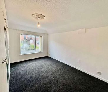 Gayfield Avenue, Brierley Hill, DY5 - Photo 5