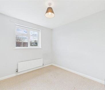 4 bedroom detached house to rent - Photo 3