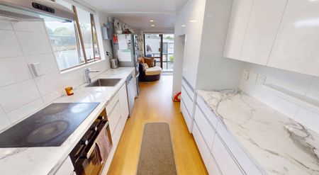 Aramoho - 3 Bedrooms - Photo 2