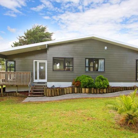 Spacious 3-Bedroom Home in Clendon Park - Photo 3