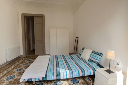 Carrer de Balmes, Barcelona, Catalonia 08008 - Photo 3