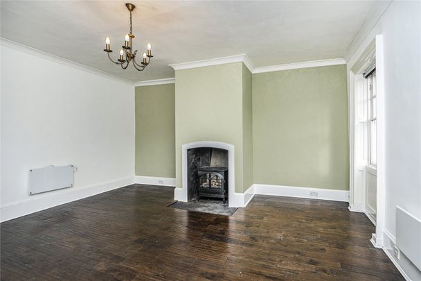 Guildford Street, Chertsey, Surrey, KT16 9AS - Photo 1