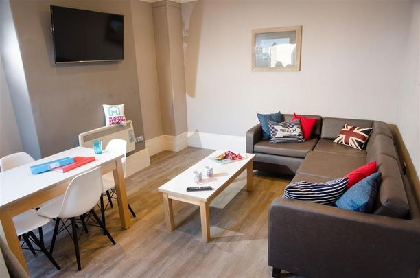 5 bedroom private hall to rent - Photo 1