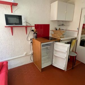 Studio - Aix-En-Provence (13100) - 11 m² - - Photo 2