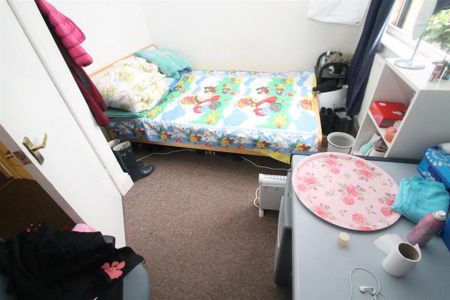 3 bedroom ground floor flat to rent - Photo 4