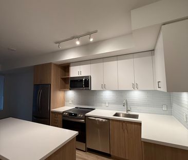 For Lease - 333 Sunseeker Avenue Unit# 242, Innisfil, Ontario - Photo 3