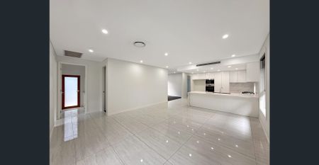 Perfect Family Home - Photo 2