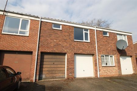 Winslow Close, Winyates - Photo 5