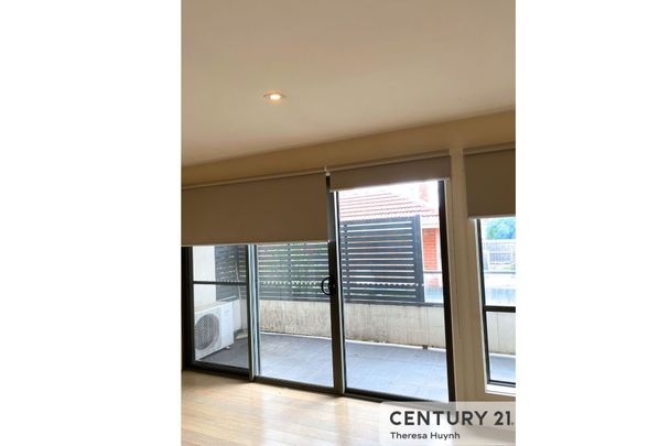 - Modern Apartment in Central Springvale - Photo 1