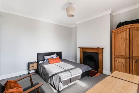 4 bedroom terraced house to rent - Photo 4