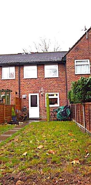 2 bedroom terraced house to rent - Photo 1