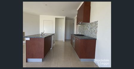 FAMIL-FRIENDLY LIVING IN SOUTH SHEPPARTON - Photo 4