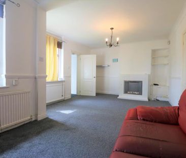 2 bedroom maisonette to rent - Photo 2