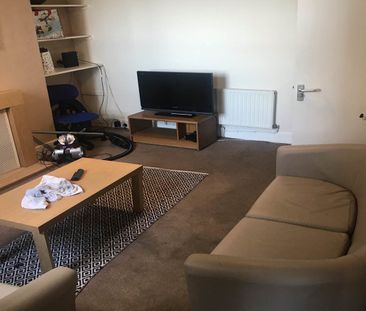 5 bed house to rent, PENBRYN TERRACE, SA2 - Photo 1