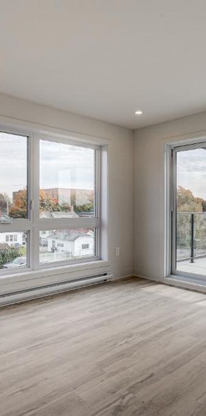 Beau 4 1/2 récent, ascenseur, centre-ville de Valleyfield ! - Photo 1