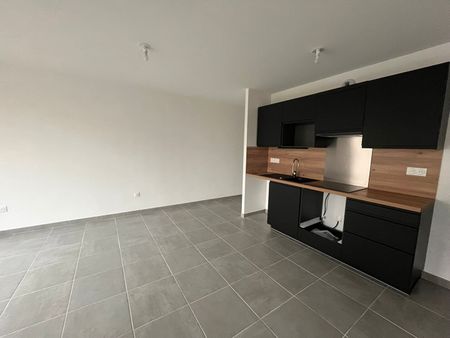 Location Appartement 3 pièces 56m² - Photo 3
