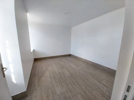 Location Maison 84 m² - Photo 3