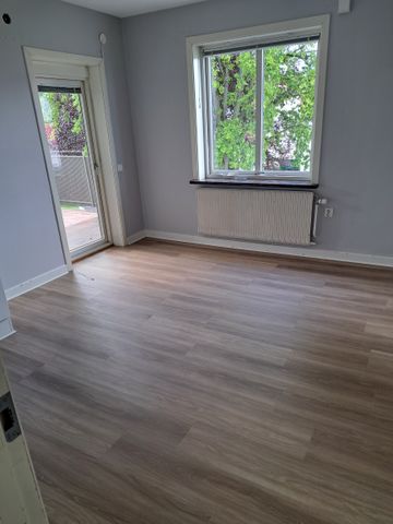 Drottninggatan, Vara - Photo 3