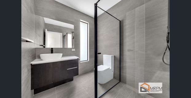 As new stylish townhouse - Photo 1