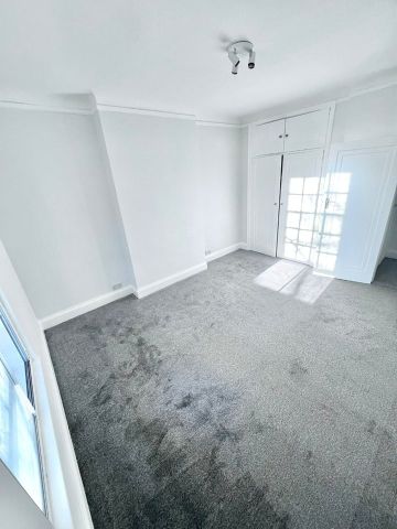 3 Bed Flat, Montrose Court, NW11 - Photo 4